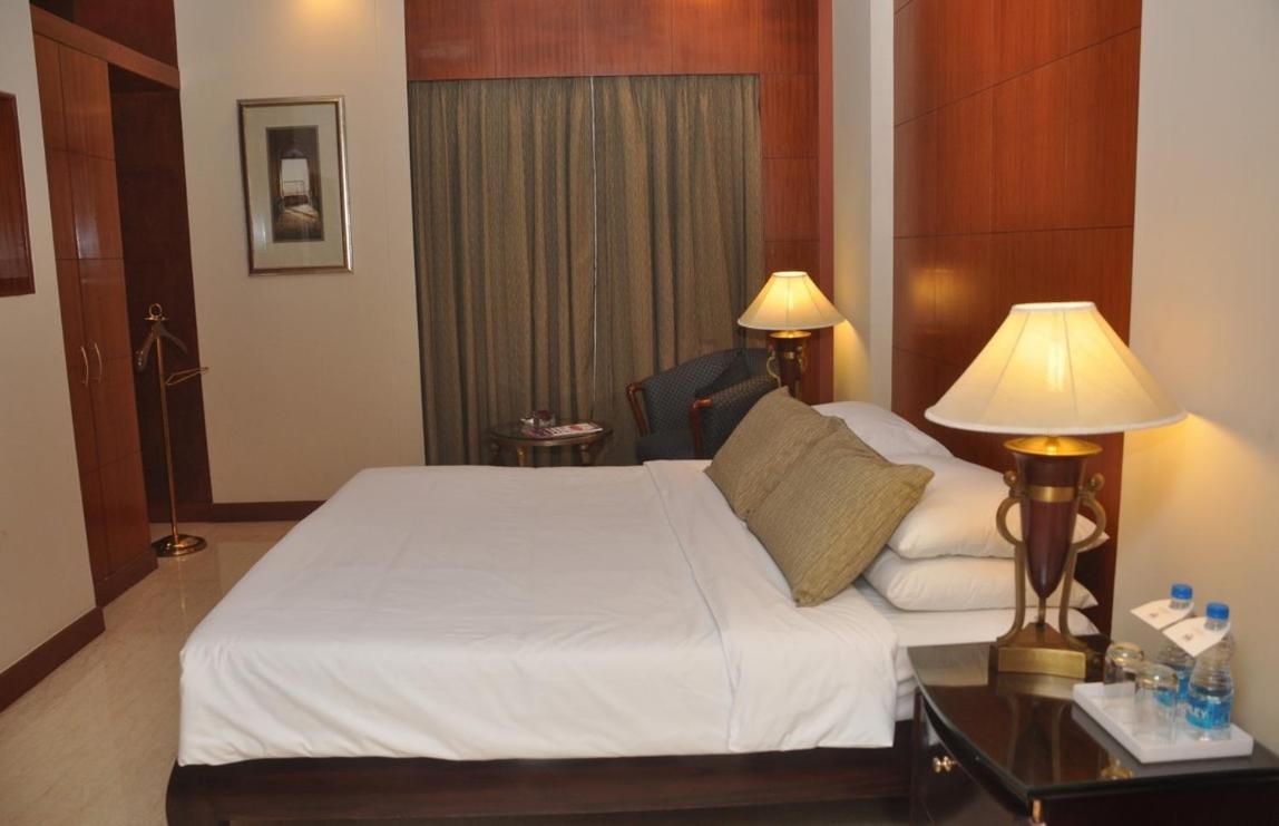 The Hans, New Delhi Phòng bức ảnh